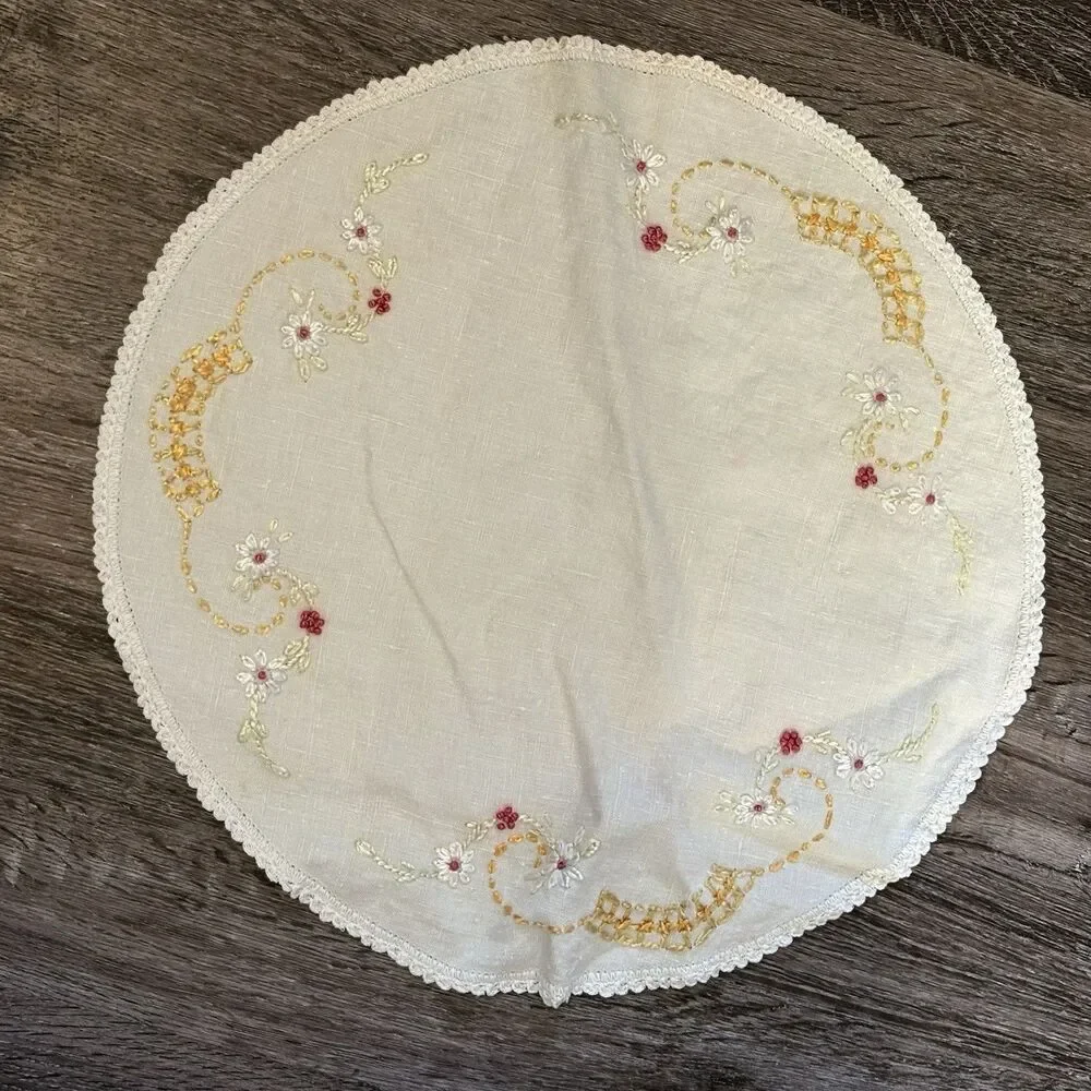 Embroidered Table Topper Dresser Scarf Round Linen Ribbon Bows Floral 15.5 In